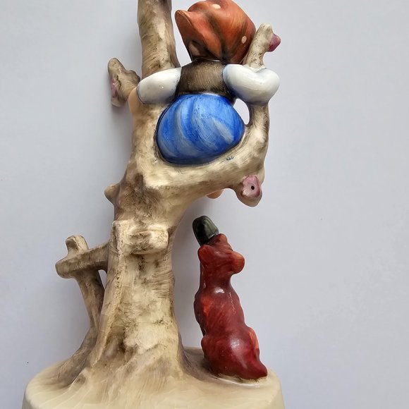 HUMMEL girl in tree "OUT of Danger" -Excellent Condition - Picture 2 of 5